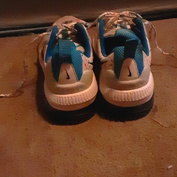 Air max nikes size 5y - Picture 4 of 4